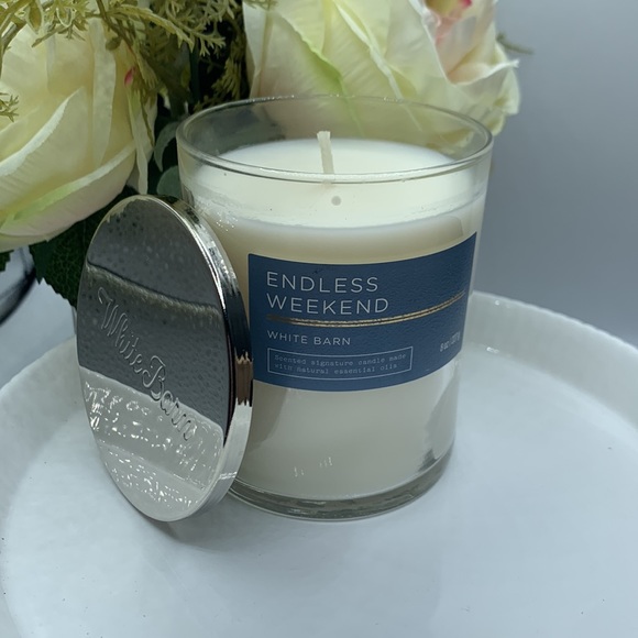 Bath & Body Works Endless Weekend Signature Single Wick Candle - Picture 3 of 4